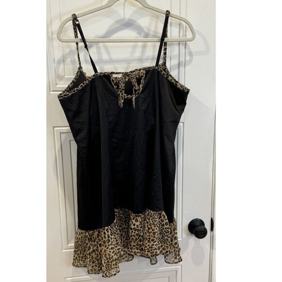 Cacique Black with Leopard Trim RUNS SMALL EUC - Picture 6 of 7